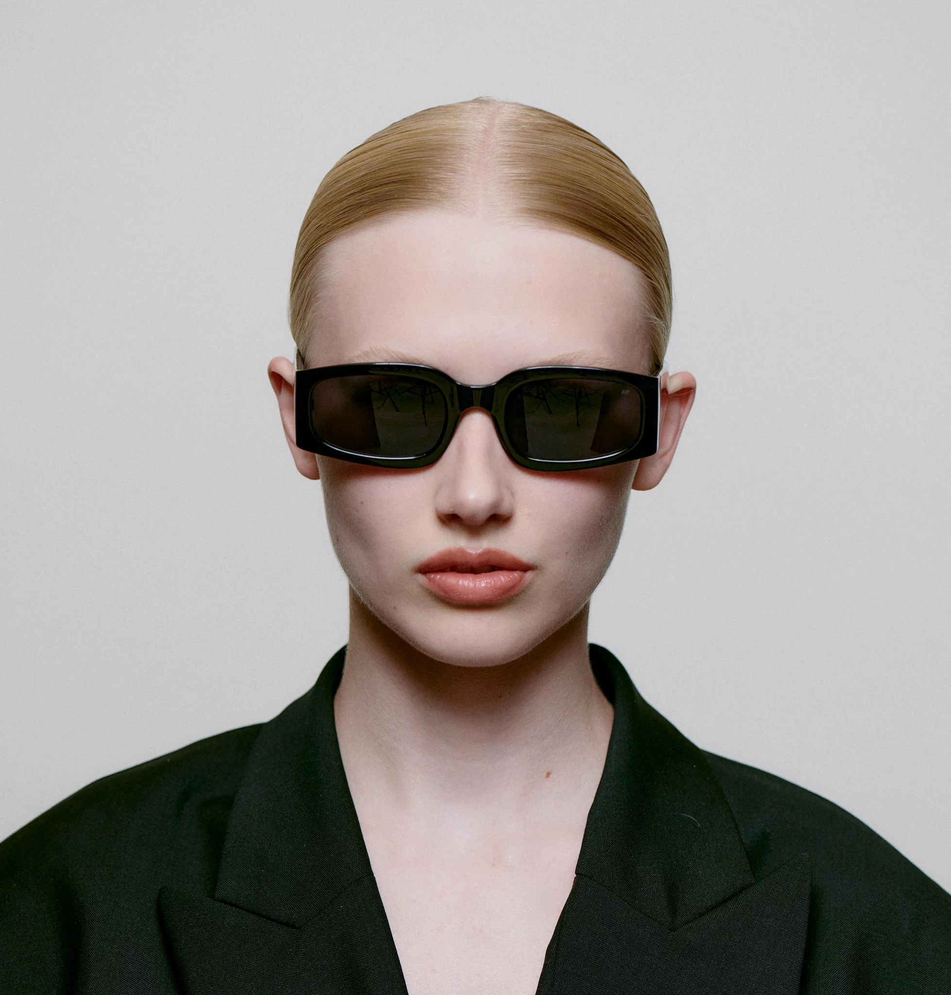 Alex - Black - Image 4